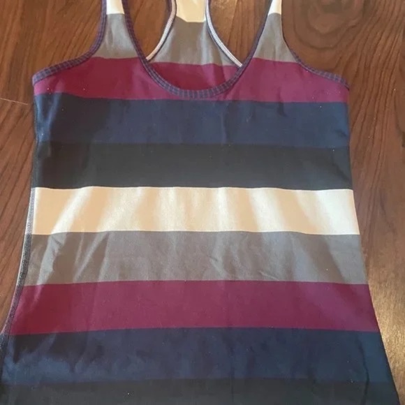 LULULEMON Tank Top Bundle SIZE: 4 - Picture 10 of 12